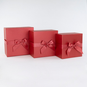 Набор коробок подарочных квадратных 3шт. (картон), 20х20хН11см, красный в интернет-магазине флористических аксессуаров Азалия Декор
