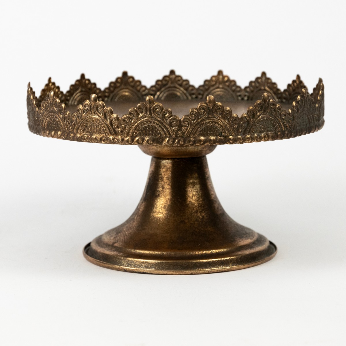 Блюдо на ножке с крышкой (металл/стекло), D16xH21см, золотой в интернет-магазине флористических аксессуаров Азалия Декор