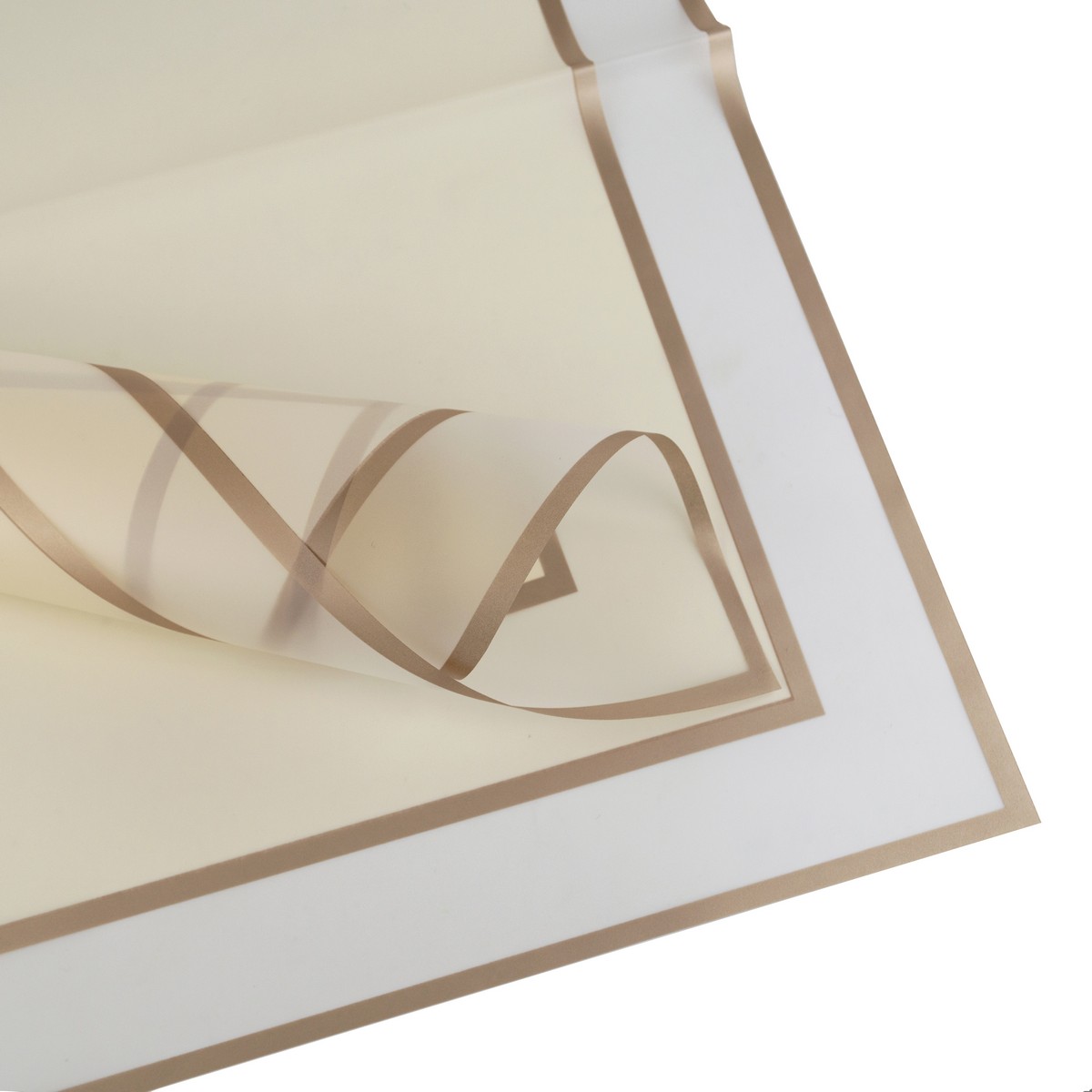 Пленка матовая с каймой 50мкр, 20 листов, 58х58см, кремовый в интернет-магазине флористических аксессуаров Азалия Декор