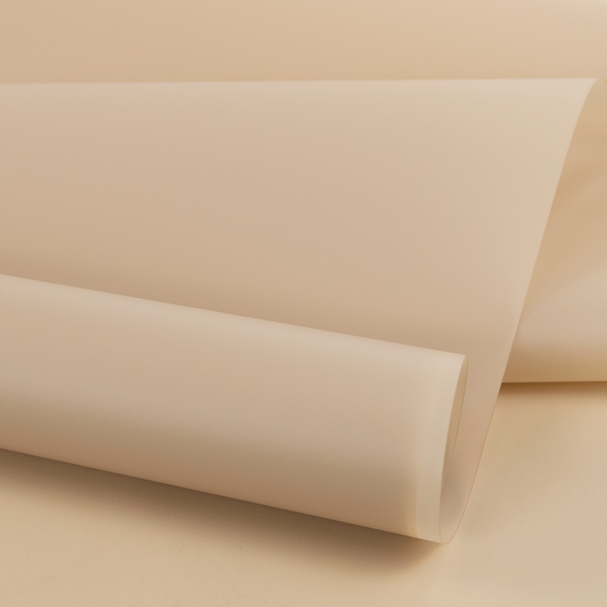 Пленка матовая 50мкр, 58 см 10 м, бежевый в интернет-магазине флористических аксессуаров Азалия Декор