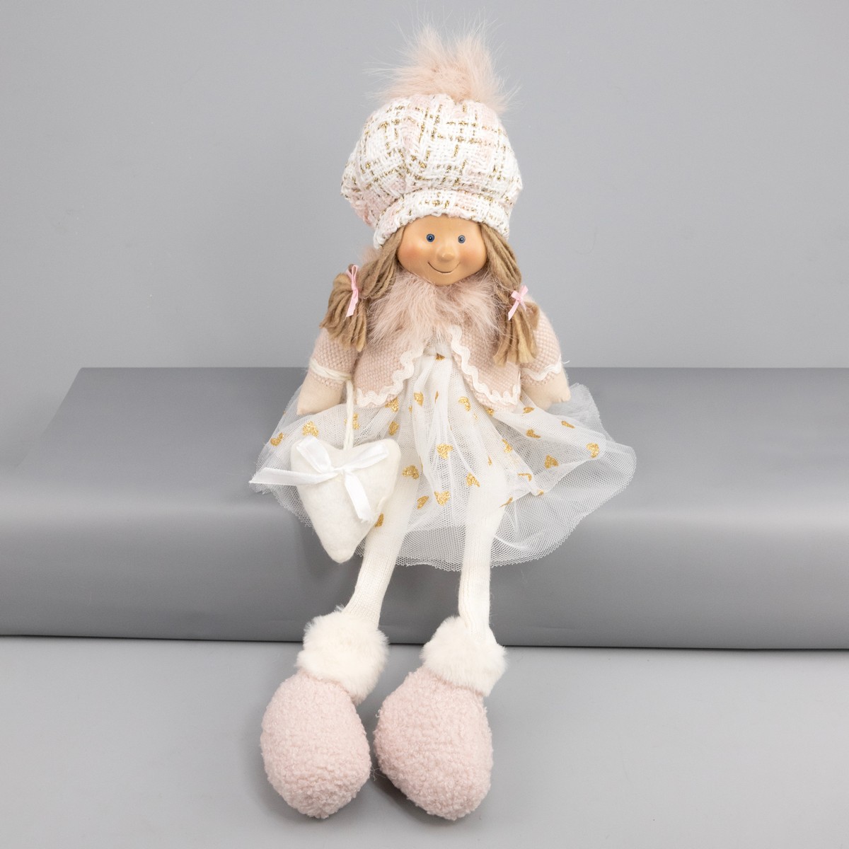 Сувенир Мальчик/Девочка сидящий, H38х15х10см, в асс., розовый в интернет-магазине флористических аксессуаров Азалия Декор