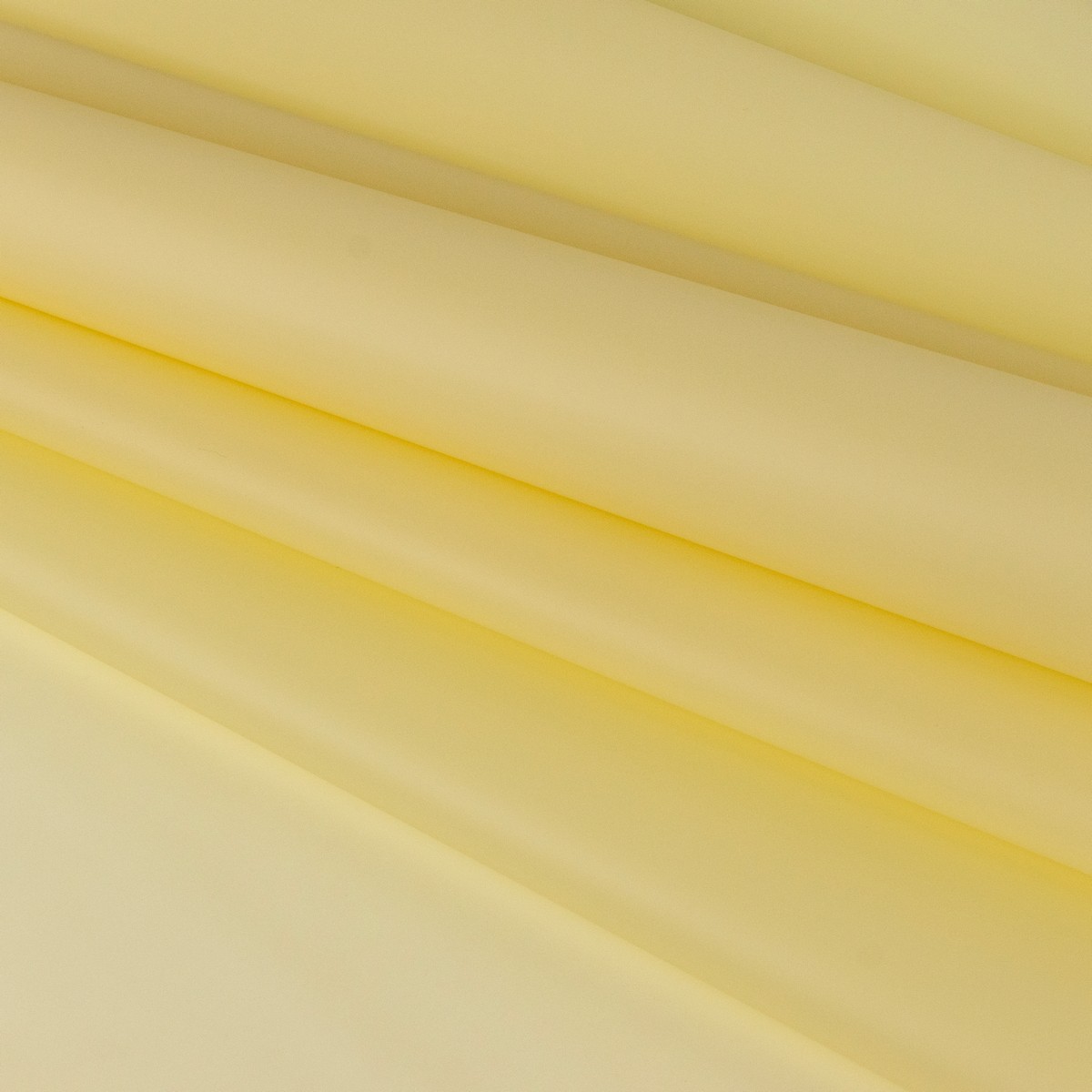 Пленка матовая 50мкр, 58 см 10 м, кремовый в интернет-магазине флористических аксессуаров Азалия Декор