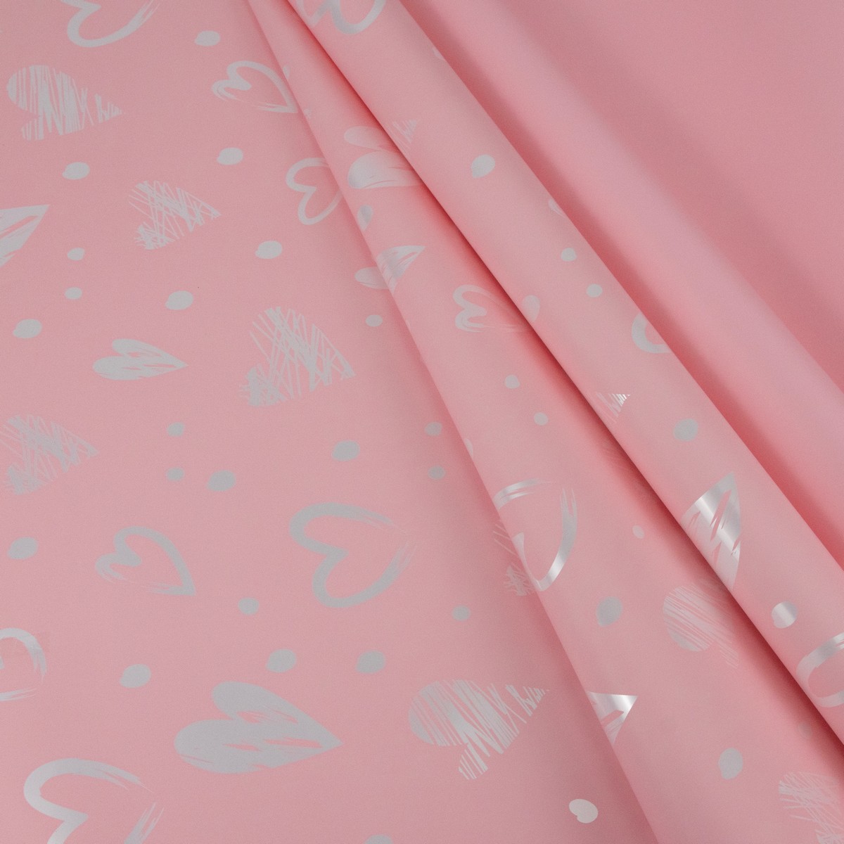 Пленка Сердечки 65мкр, 58 см 10 м, розовый в интернет-магазине флористических аксессуаров Азалия Декор