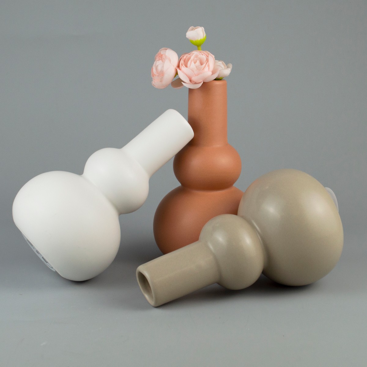 Ваза (керамика), H17x10x10см, цв. в асс. в интернет-магазине флористических аксессуаров Азалия Декор