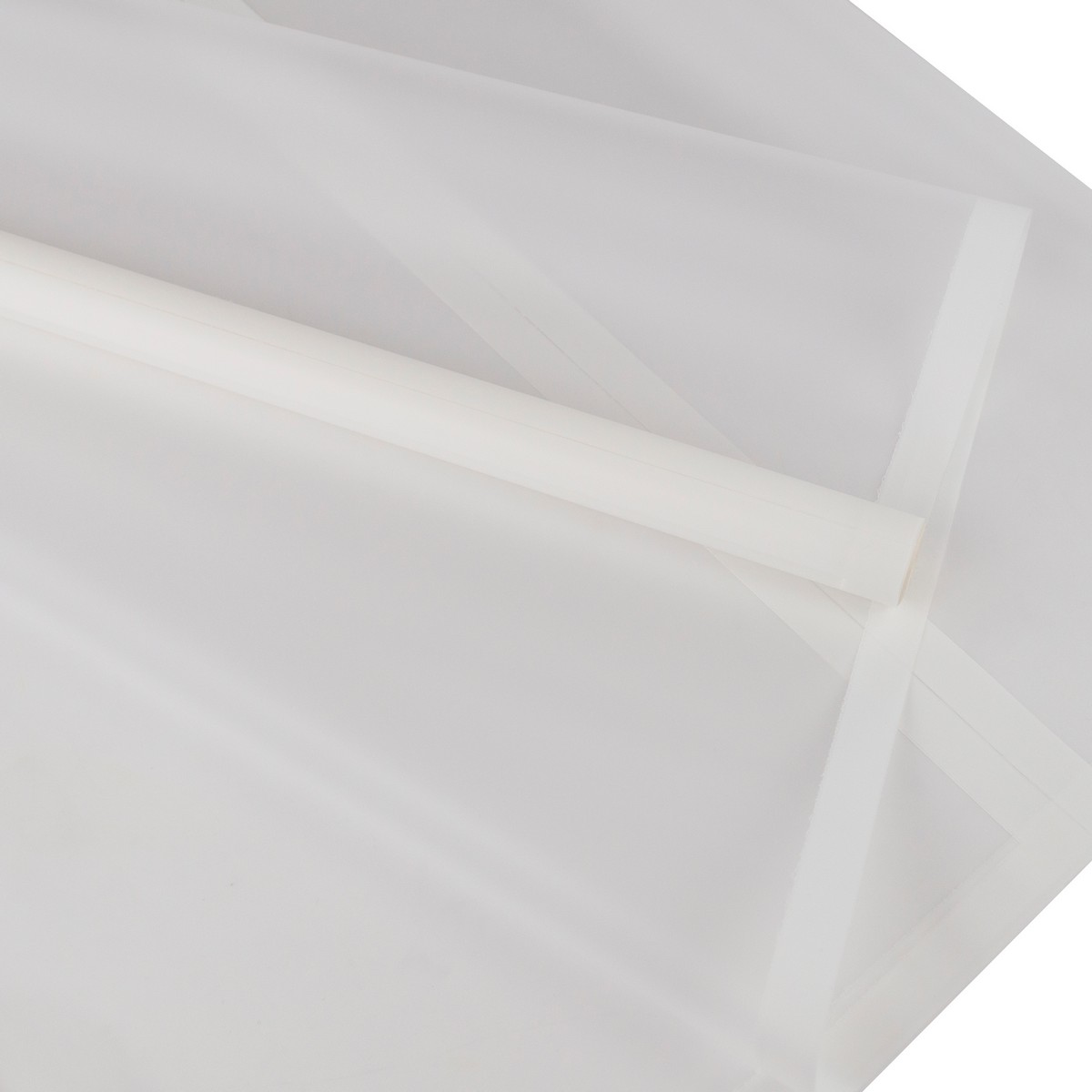 Пленка матовая Кайма, 60 см 0,200 кг, белый в интернет-магазине флористических аксессуаров Азалия Декор