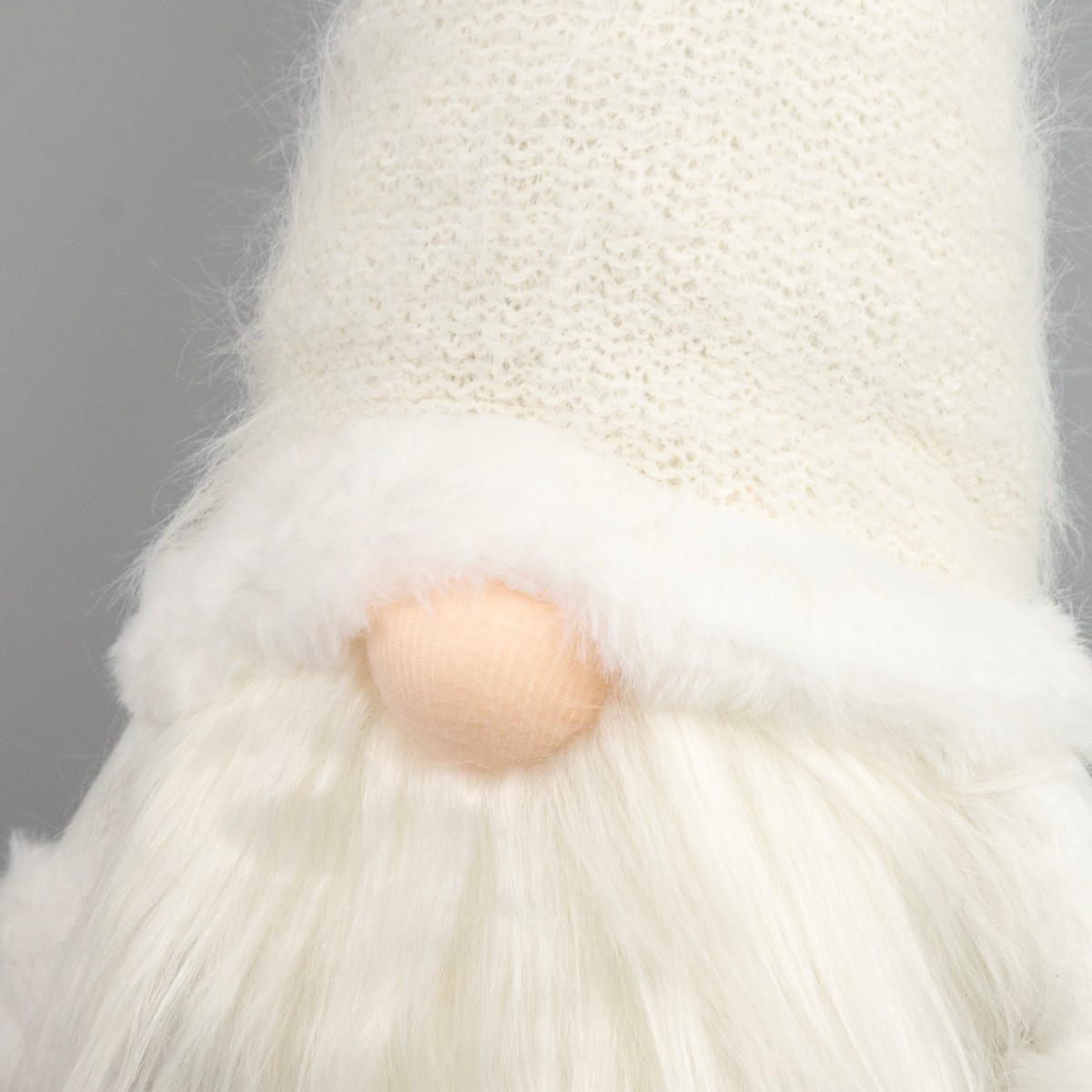 Сувенир Гном, H46x22x15см, белый в интернет-магазине флористических аксессуаров Азалия Декор