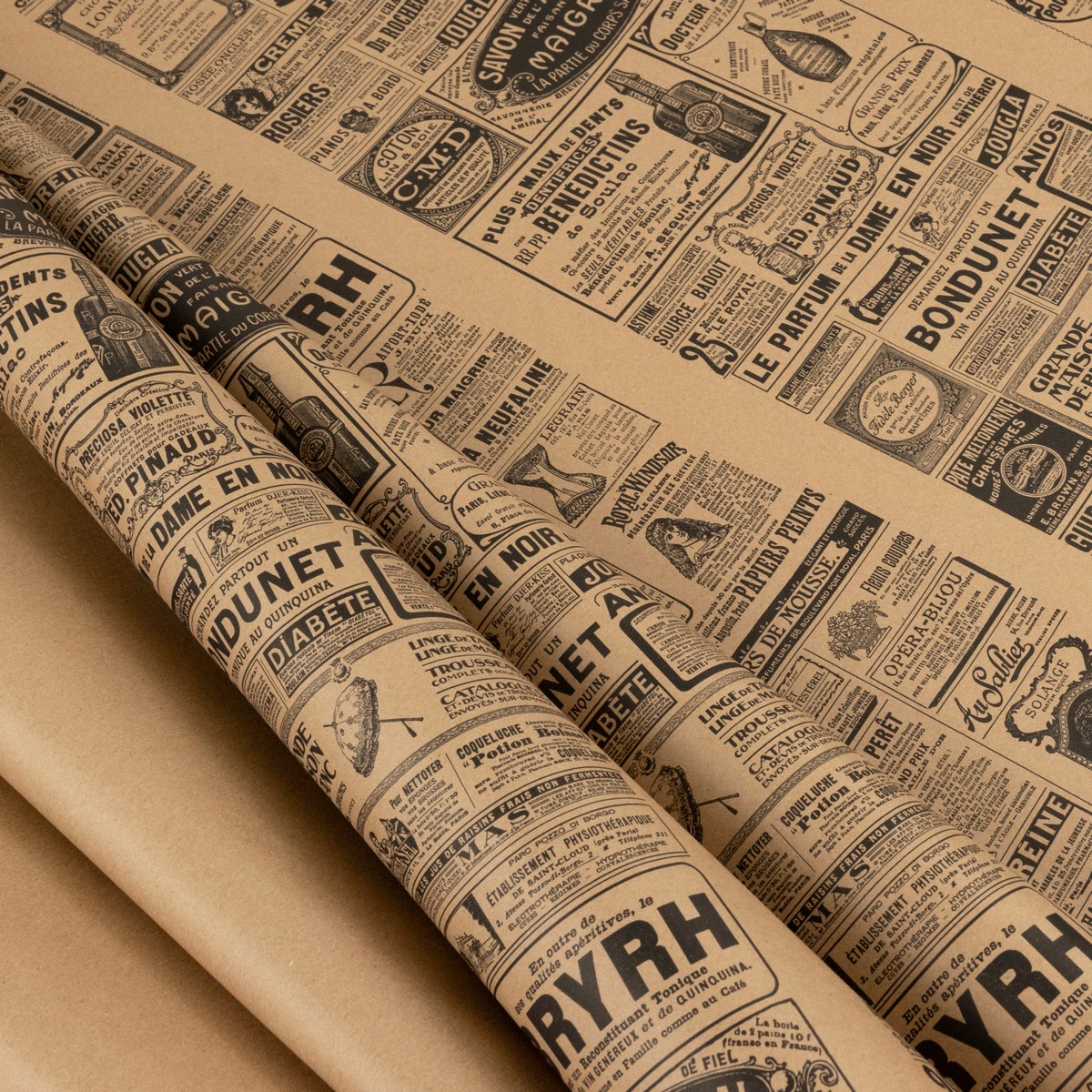 Бумага упаковочная крафт Винтажная газета 60гр, 72 см 10 м, натуральный/черный в интернет-магазине флористических аксессуаров Азалия Декор
