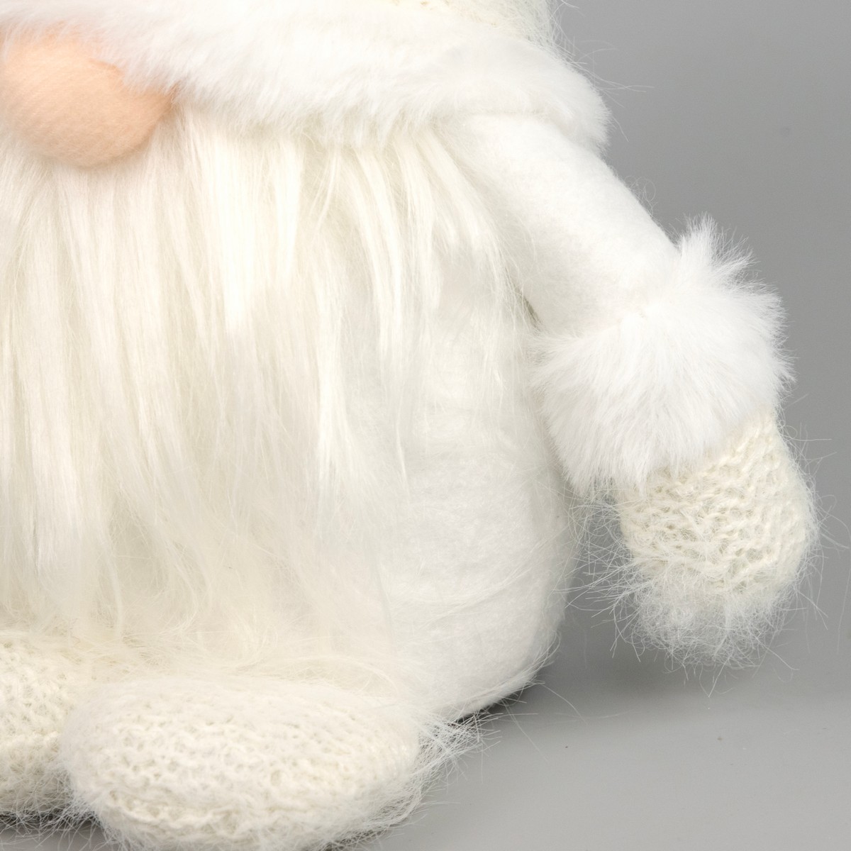 Сувенир Гном, H35x17x12см, белый в интернет-магазине флористических аксессуаров Азалия Декор