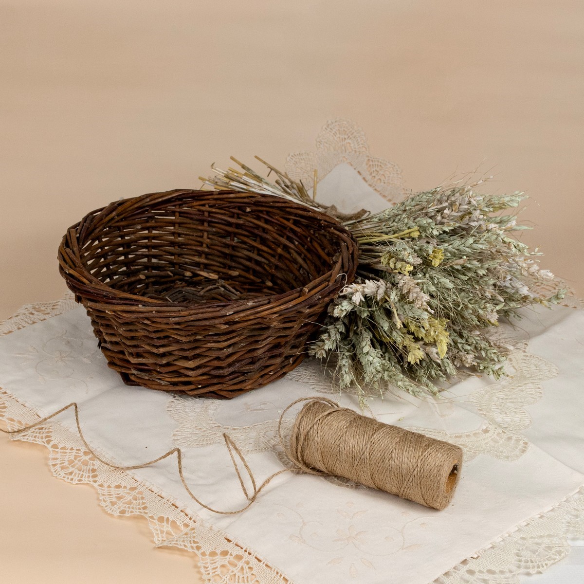 Кашпо плетеное (ива), D23xH9см, коричневый в интернет-магазине флористических аксессуаров Азалия Декор