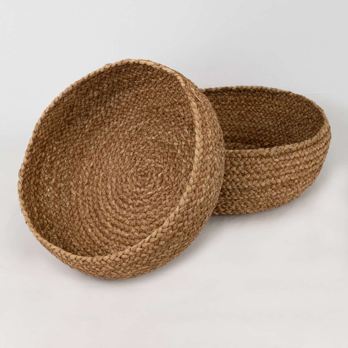 Набор кашпо плетеных 2шт. (растительный материал),  D39xH14см, натуральный в интернет-магазине флористических аксессуаров Азалия Декор