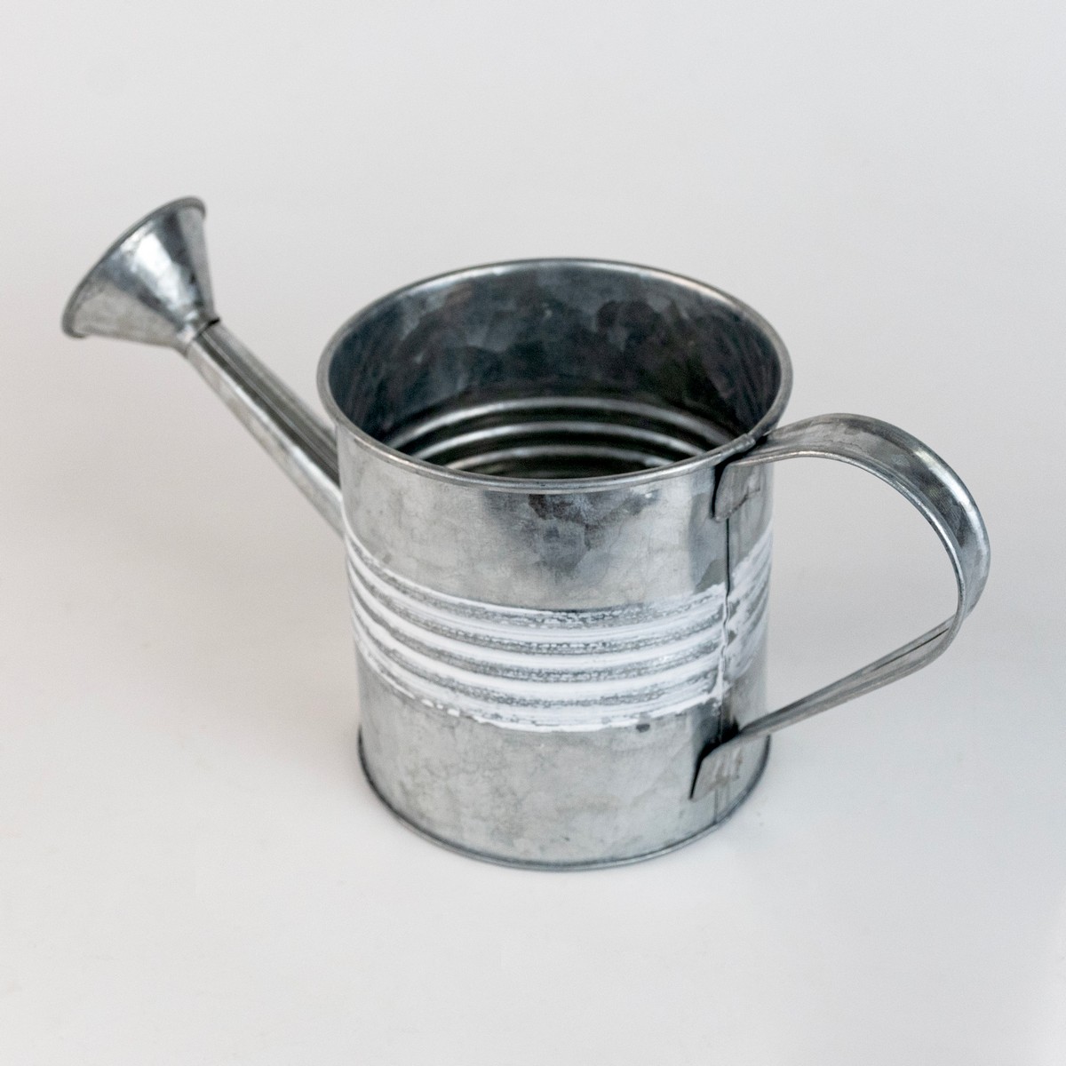 Кашпо Лейка (металл), D10,5xH24см, натуральный в интернет-магазине флористических аксессуаров Азалия Декор