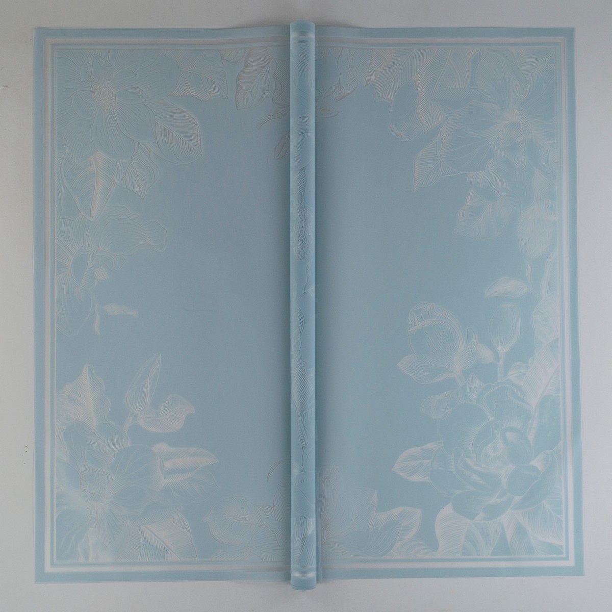 Пленка матовая Цветы 60мкр, 20 листов, 57х57см, голубой в интернет-магазине флористических аксессуаров Азалия Декор