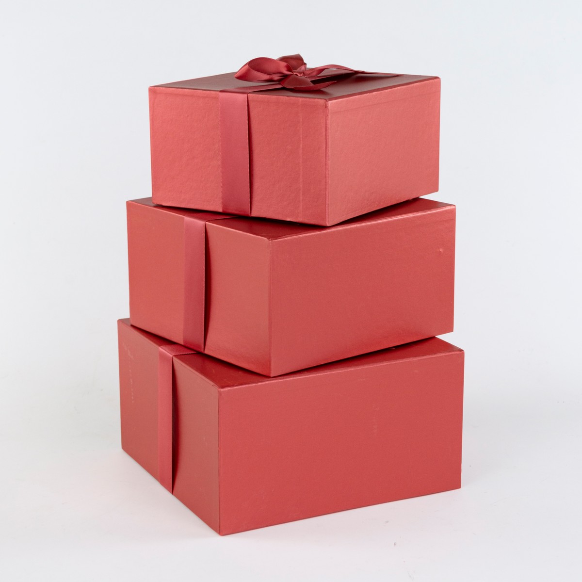 Набор коробок подарочных квадратных 3шт. (картон), 20х20хН11см, красный в интернет-магазине флористических аксессуаров Азалия Декор