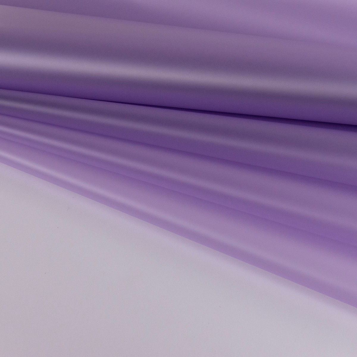Пленка матовая полупрозрачная 50мкр, 57 см 27 м, сиреневый в интернет-магазине флористических аксессуаров Азалия Декор