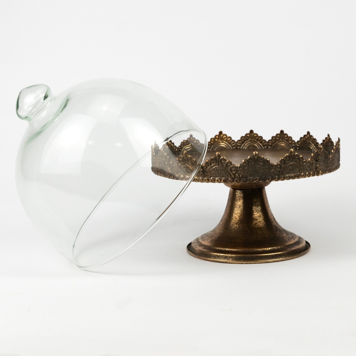 Блюдо на ножке с крышкой (металл/стекло), D16xH21см, золотой в интернет-магазине флористических аксессуаров Азалия Декор