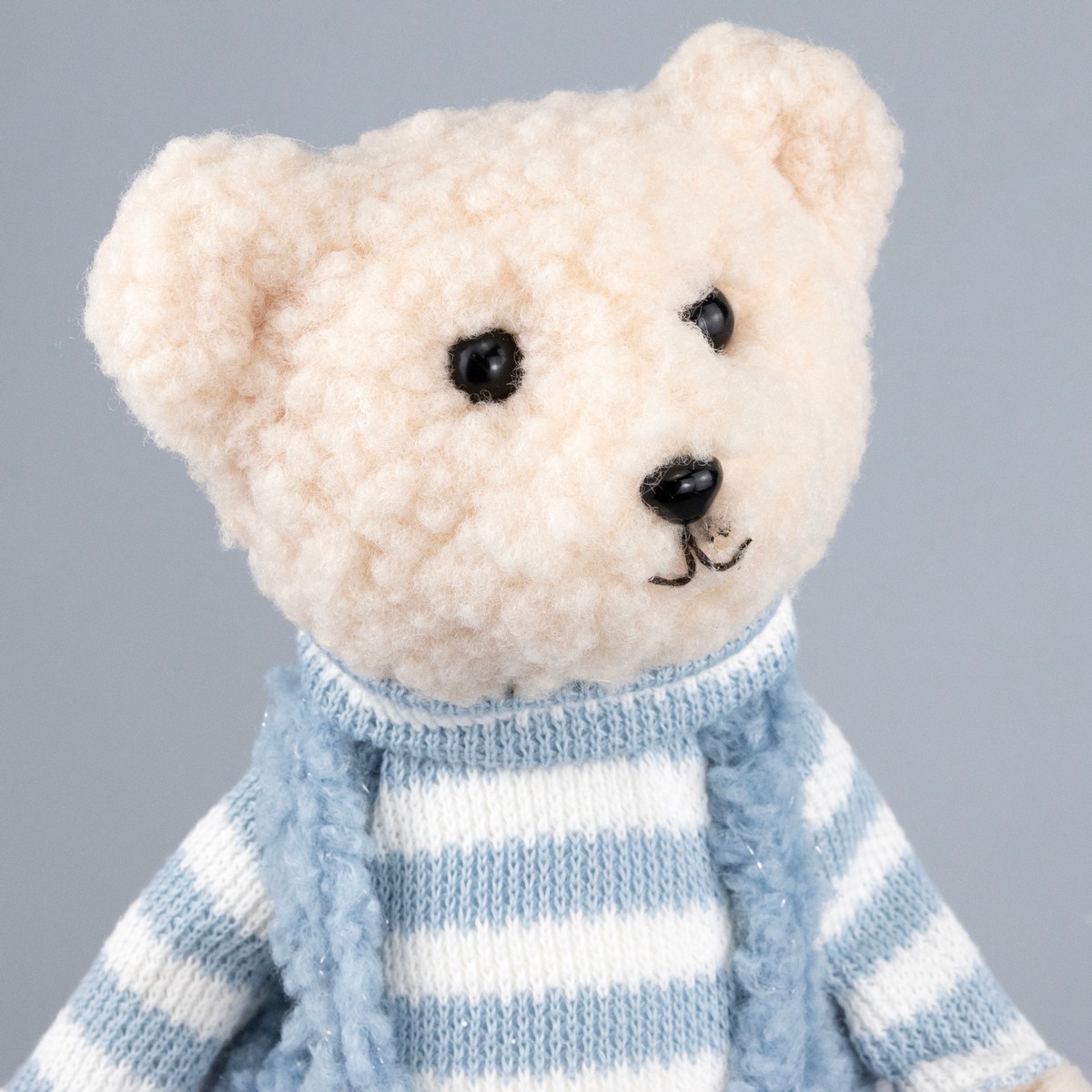 Сувенир Медвежонок Мальчик, Н37х19х17см, голубой в интернет-магазине флористических аксессуаров Азалия Декор