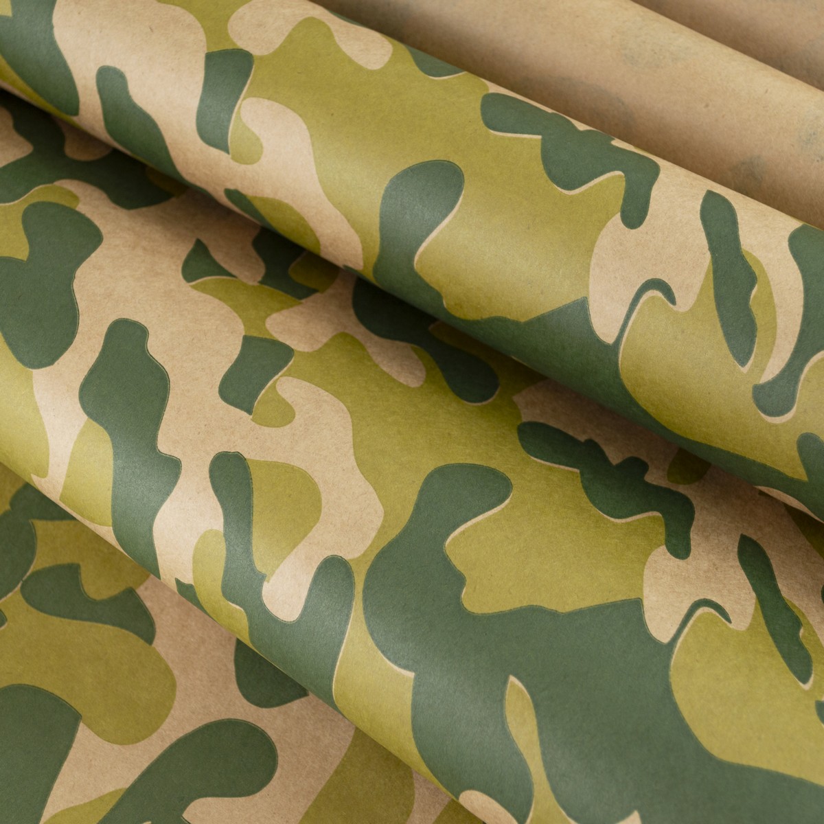 Бумага упаковочная крафт Камуфляж 60гр, 70 см 10 м, 0,420 кг, хаки в интернет-магазине флористических аксессуаров Азалия Декор