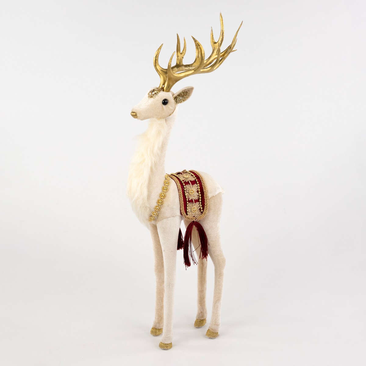 Сувенир Олень (пенопласт/текстиль), Н54х18х10см, крем./красн. в интернет-магазине флористических аксессуаров Азалия Декор