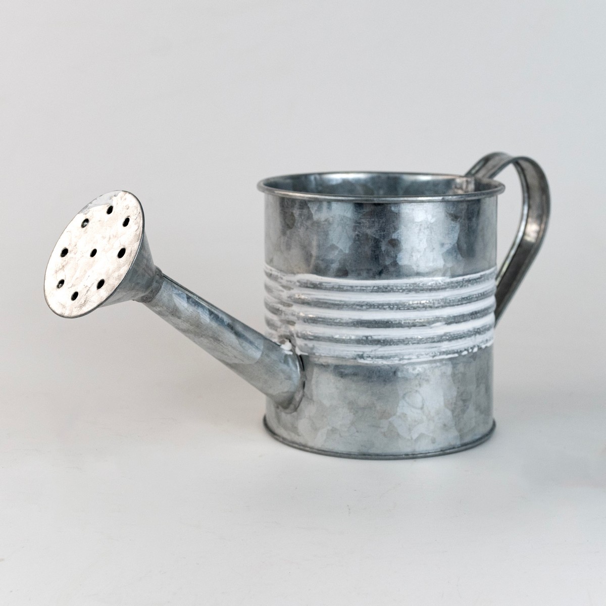 Кашпо Лейка (металл), D10,5xH24см, натуральный в интернет-магазине флористических аксессуаров Азалия Декор