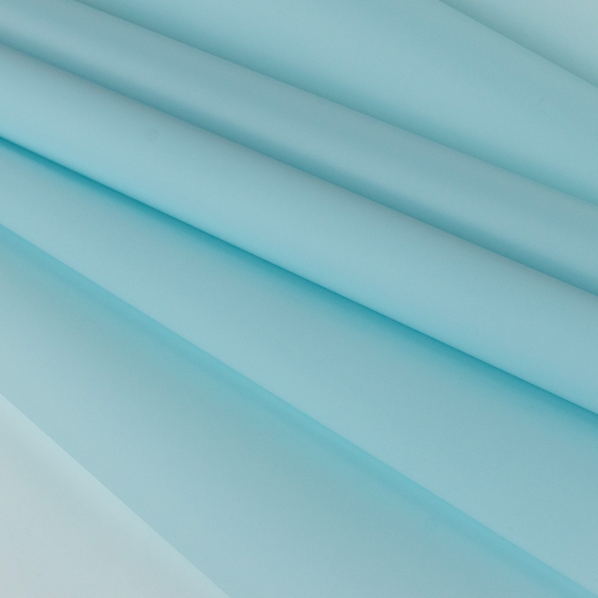 Пленка матовая 50мкр, 58 см 10 м, небесно-голубой в интернет-магазине флористических аксессуаров Азалия Декор