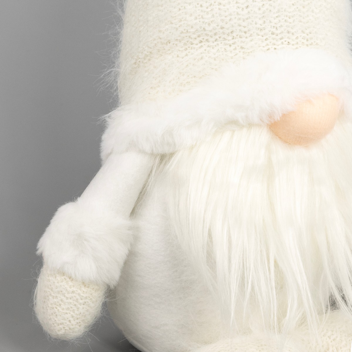 Сувенир Гном, H46x22x15см, белый в интернет-магазине флористических аксессуаров Азалия Декор