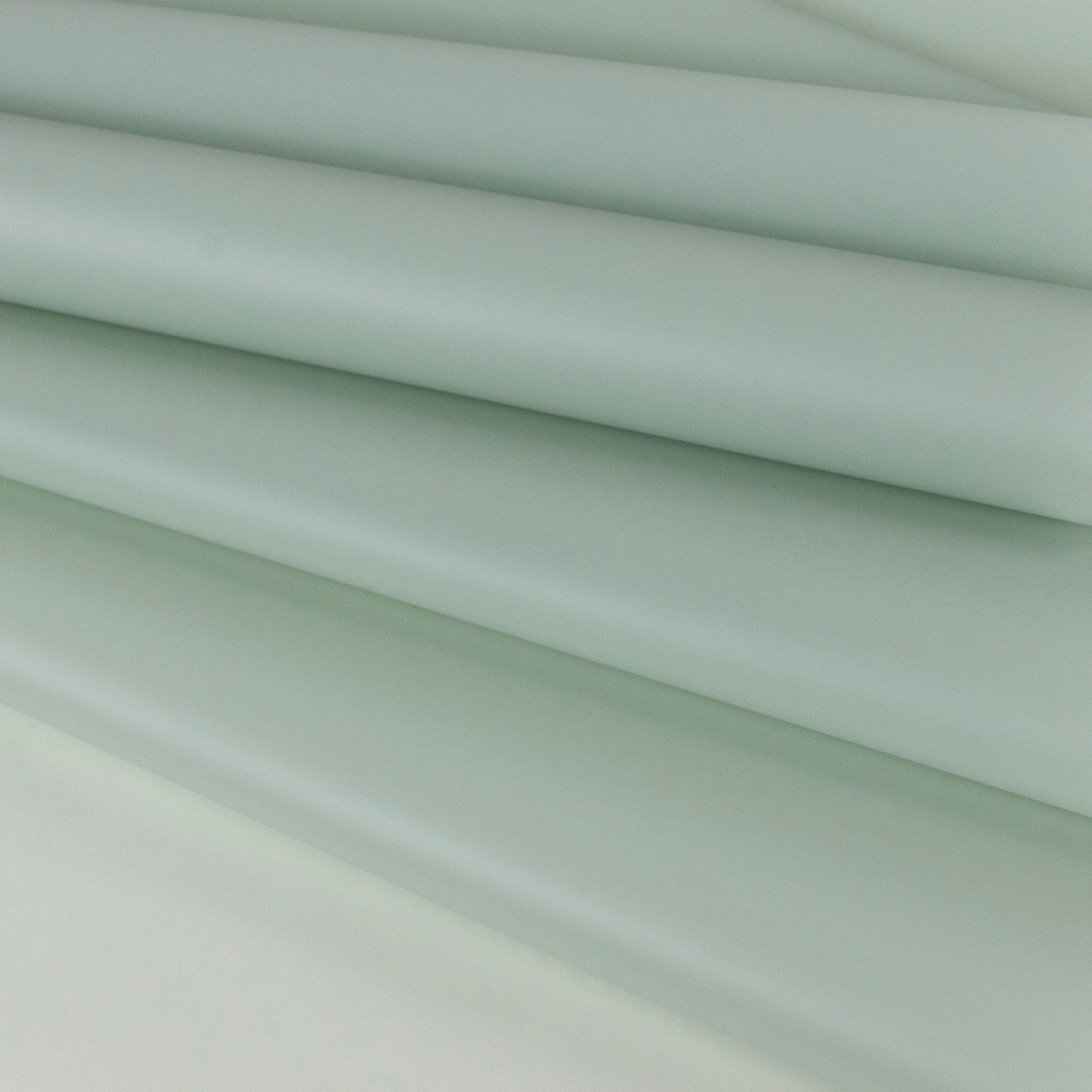 Пленка матовая 50мкр, 58 см 10 м, серый шелк в интернет-магазине флористических аксессуаров Азалия Декор