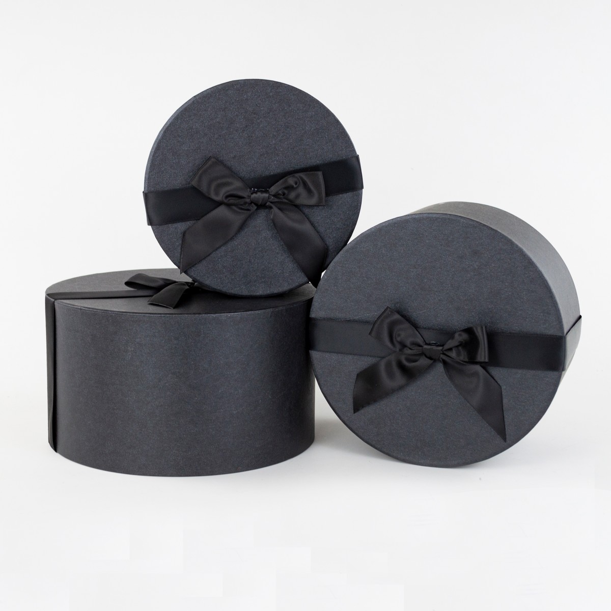 Набор коробок подарочных круглых 3шт. (картон), D21,5xH12см, черный в интернет-магазине флористических аксессуаров Азалия Декор