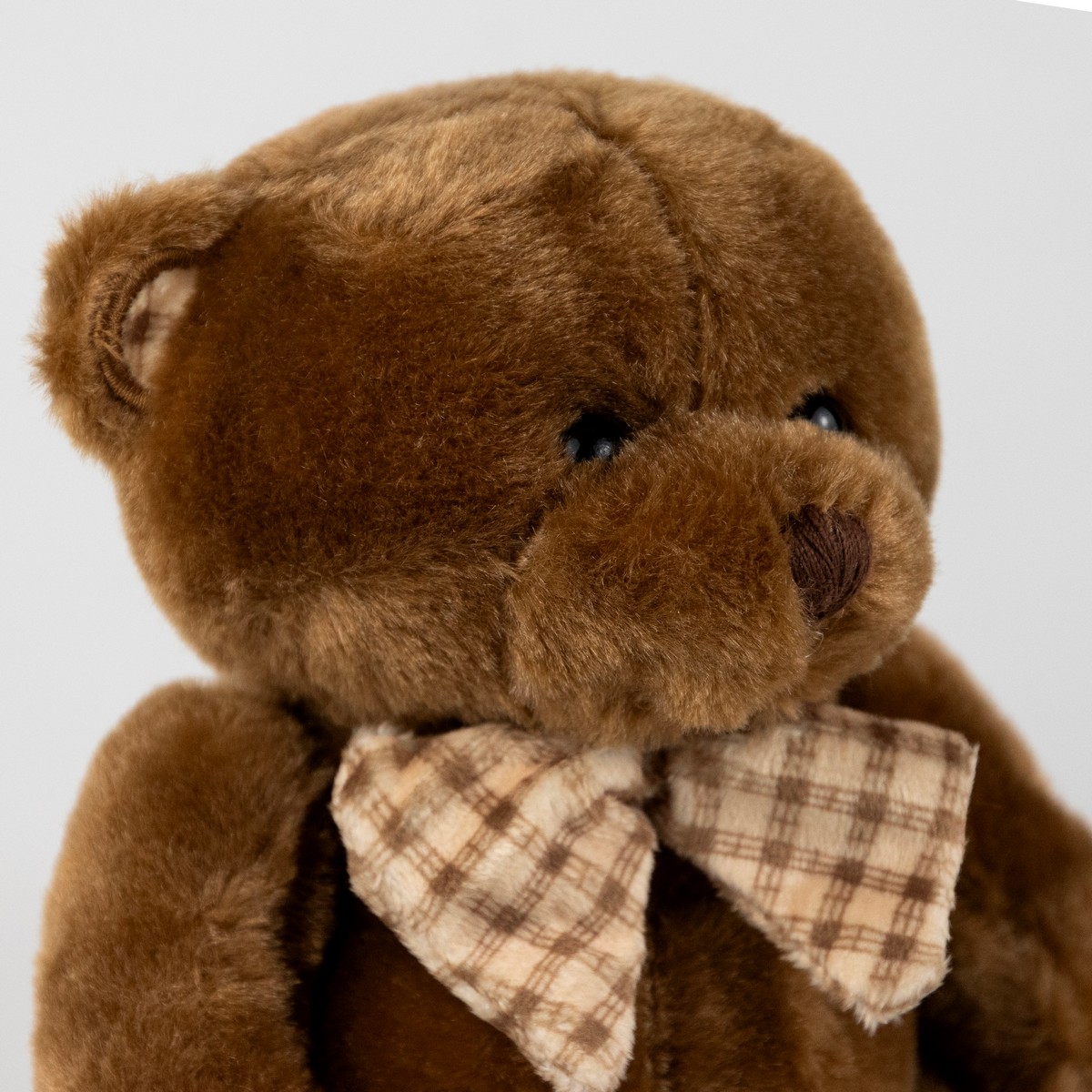 Игрушка м/н Медведь с бантом, 15см, кор. в интернет-магазине флористических аксессуаров Азалия Декор