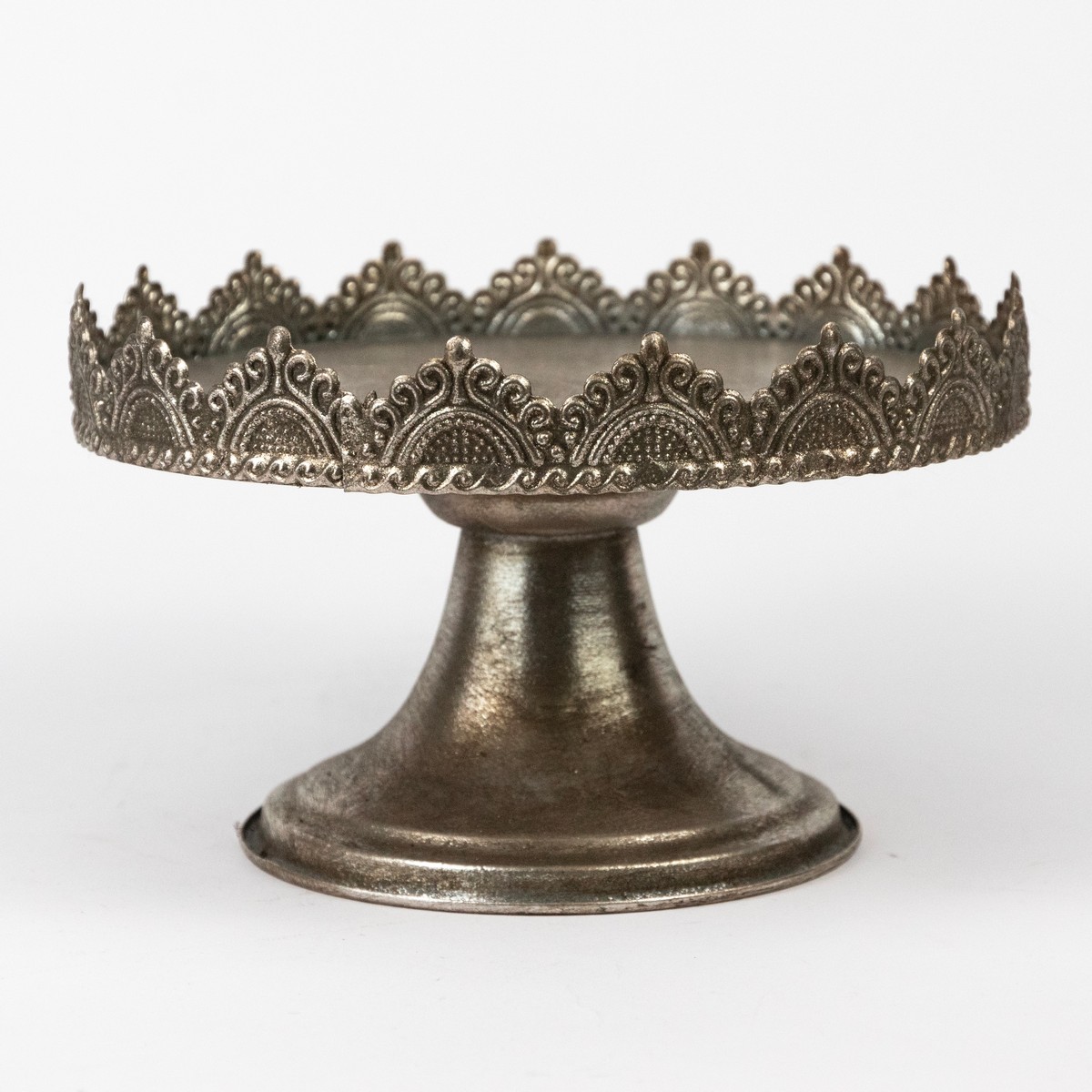 Блюдо на ножке с крышкой (металл/стекло), D16xH21см, серебряный в интернет-магазине флористических аксессуаров Азалия Декор