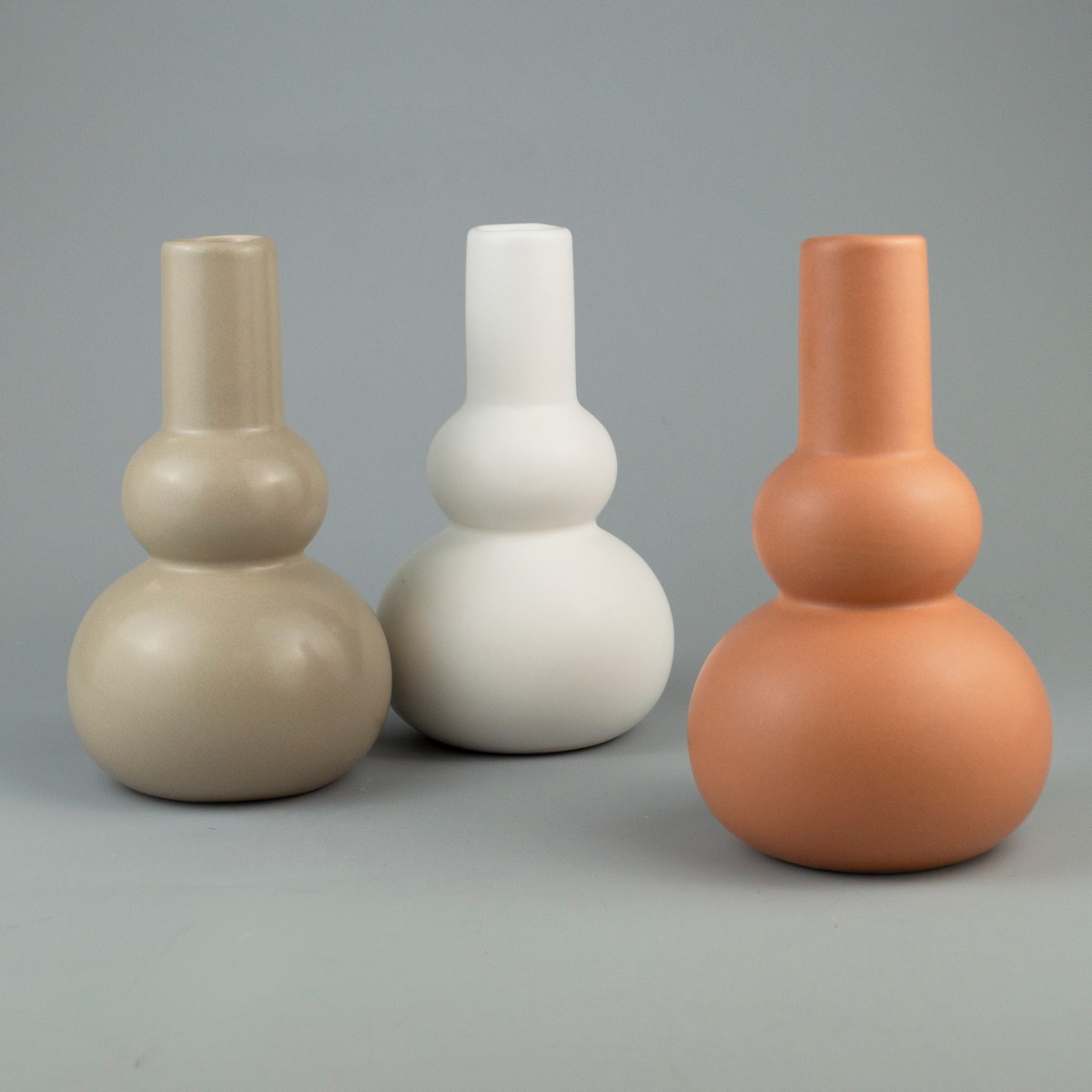 Ваза (керамика), H17x10x10см, цв. в асс. в интернет-магазине флористических аксессуаров Азалия Декор