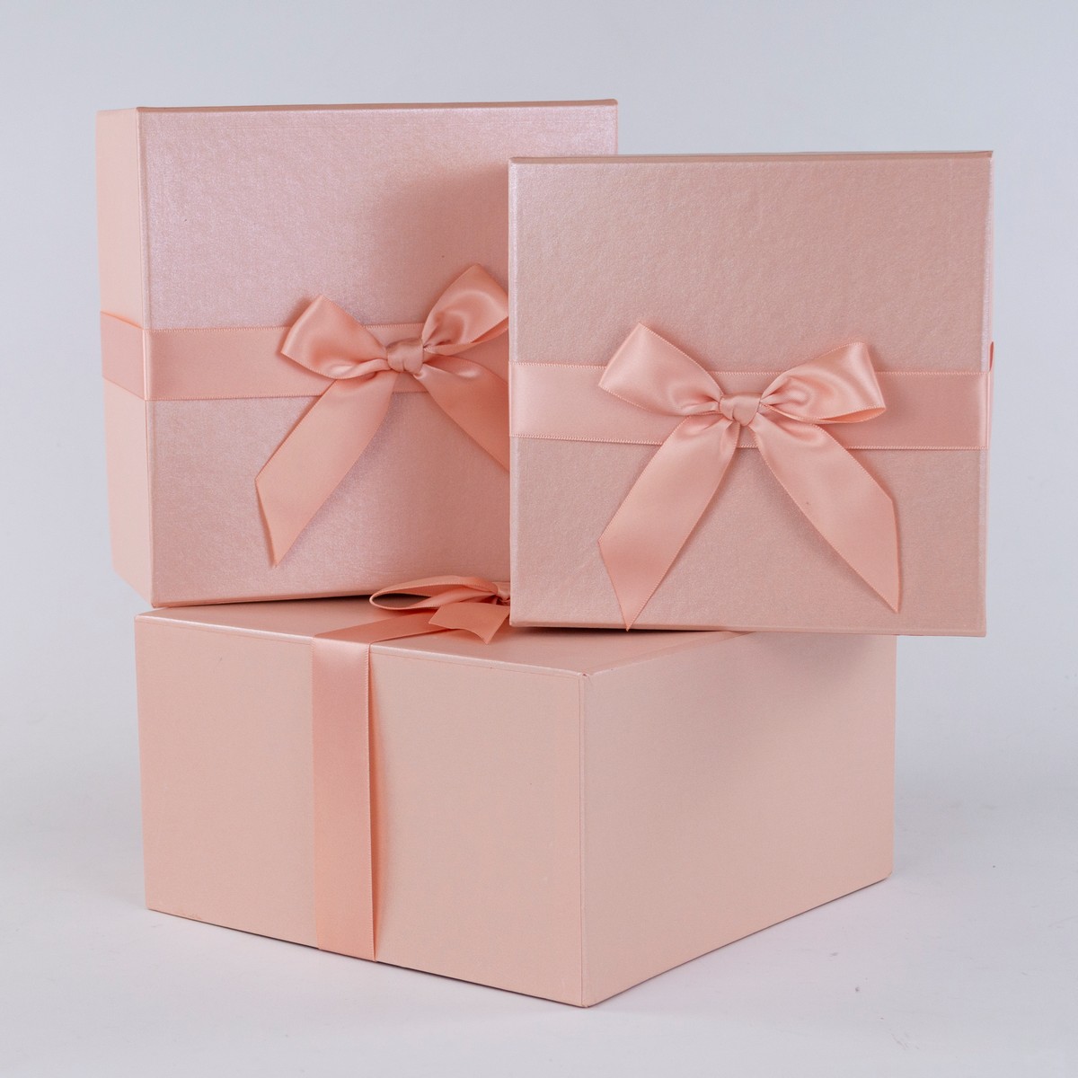 Набор коробок подарочных квадратных 3шт. (картон), 20х20хН11см, розовый в интернет-магазине флористических аксессуаров Азалия Декор