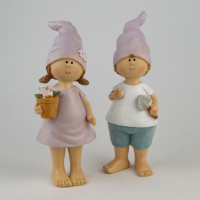 Сувенир Мальчик/Девочка (полирезин), H18,5х7,5х6,8см, сиреневый в интернет-магазине флористических аксессуаров Азалия Декор