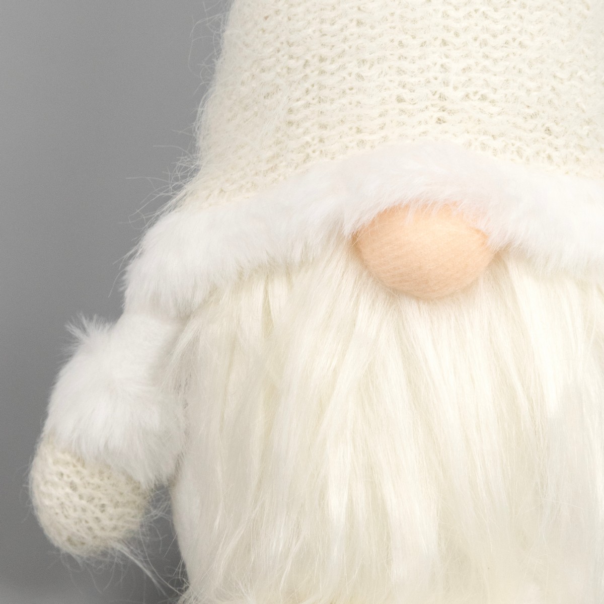 Сувенир Гном, H35x17x12см, белый в интернет-магазине флористических аксессуаров Азалия Декор