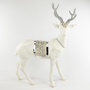 Сувенир Олень (пенопласт/текстиль), Н73х60х40см, бел./серебр. в интернет-магазине флористических аксессуаров Азалия Декор