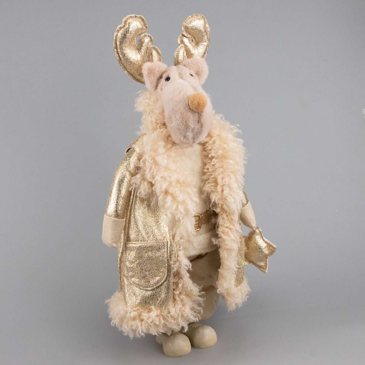 Сувенир Лось Мальчик, Н48х28х21см, шампань в интернет-магазине флористических аксессуаров Азалия Декор