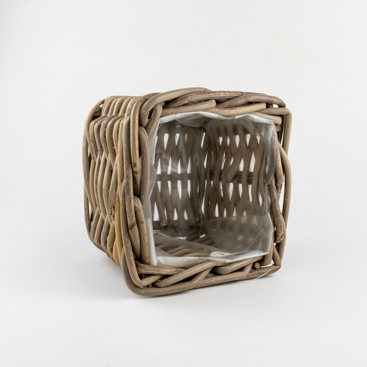 Кашпо плетеное (ротанг), 18х18хН14см, серый в интернет-магазине флористических аксессуаров Азалия Декор