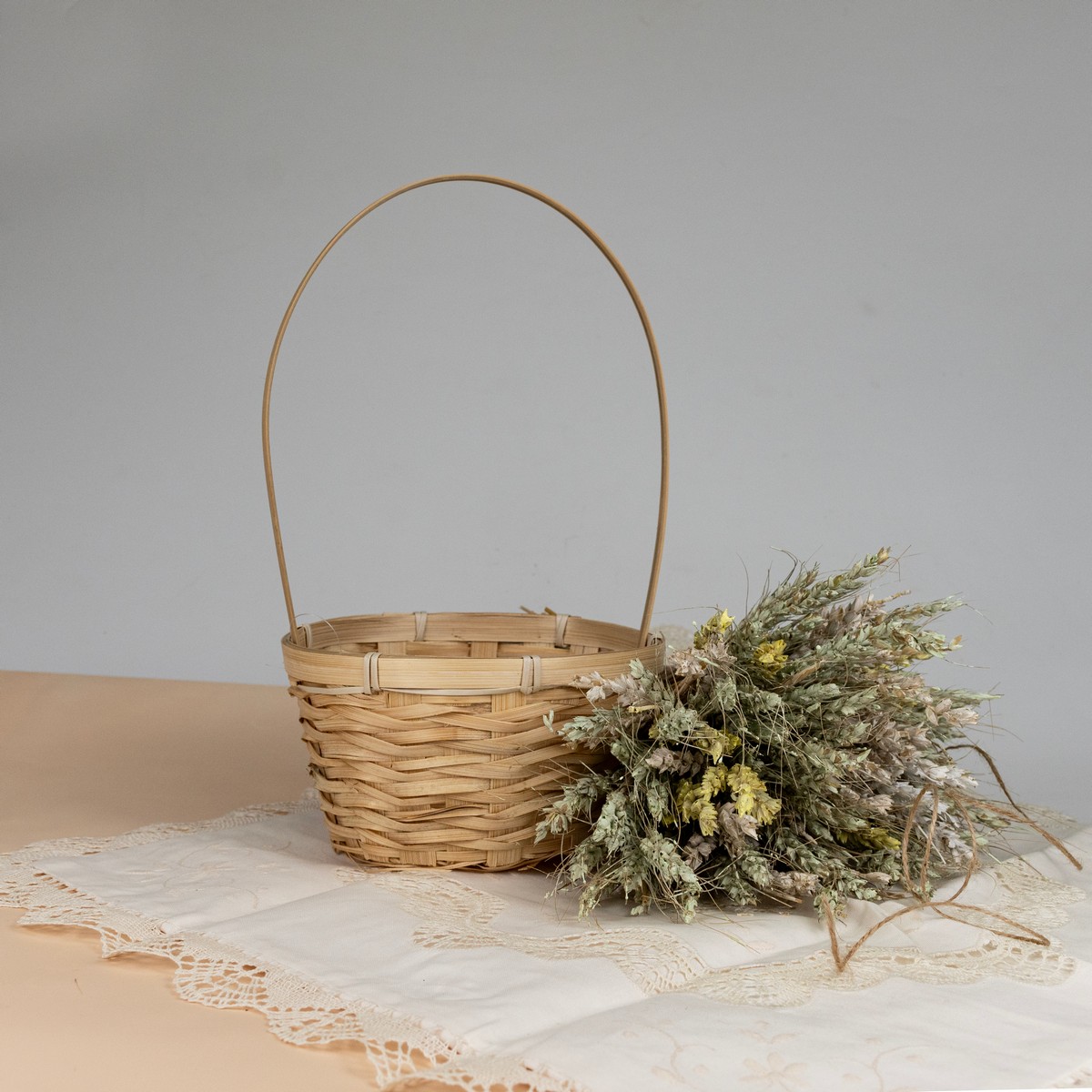 Корзина плетеная (бамбук), D17x10,5хH33см, натуральный в интернет-магазине флористических аксессуаров Азалия Декор