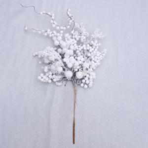 Ветка с ягодами, 45см, белый в интернет-магазине флористических аксессуаров Азалия Декор