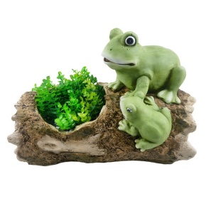 Садовая фигура Лягушки на бревне (магнезия), H27x38x20см, коричневый/зеленый в интернет-магазине флористических аксессуаров Азалия Декор