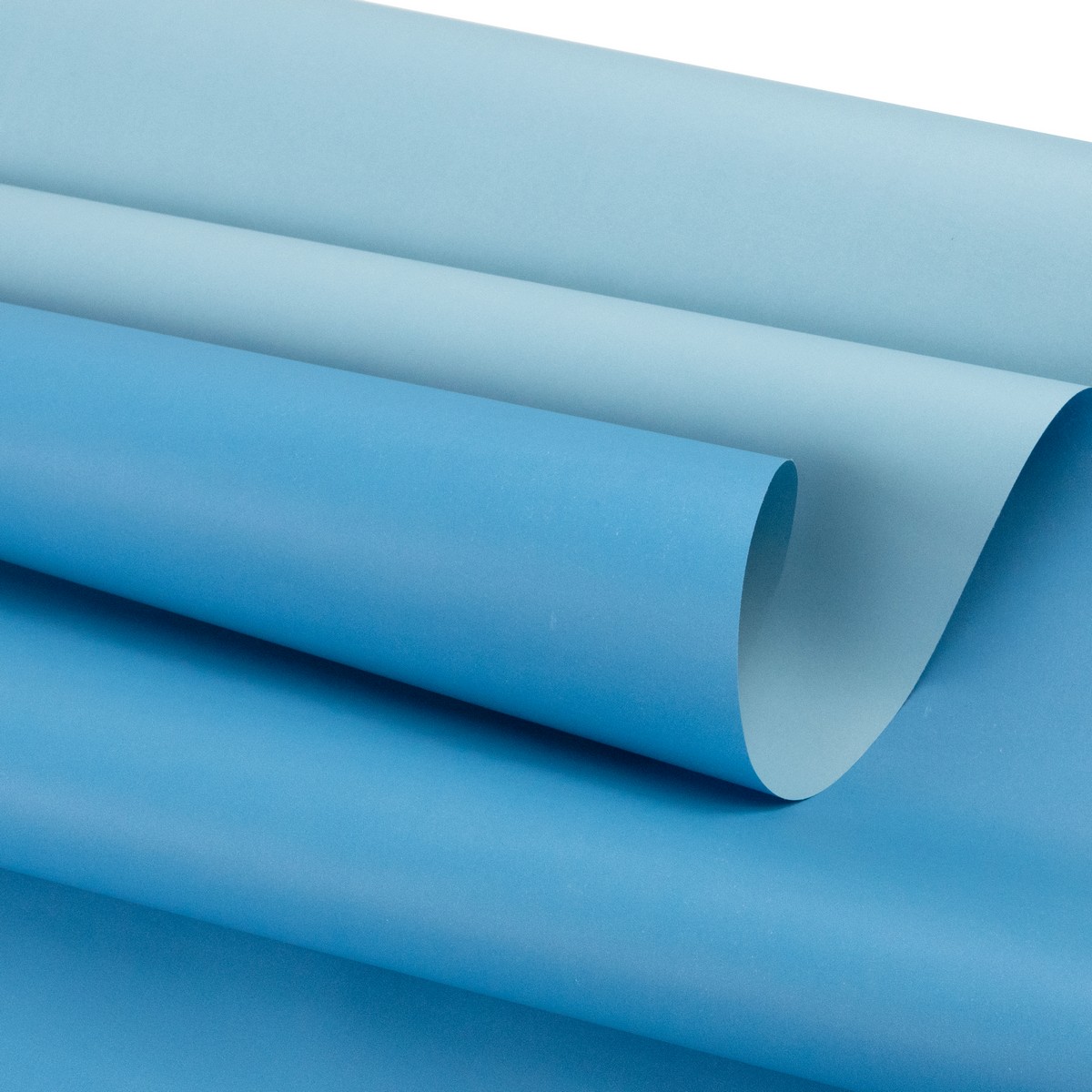 Бумага упаковочная крафт двусторонняя 60гр, 68 см 10 м, светло-голубой/темно-голубой в интернет-магазине флористических аксессуаров Азалия Декор