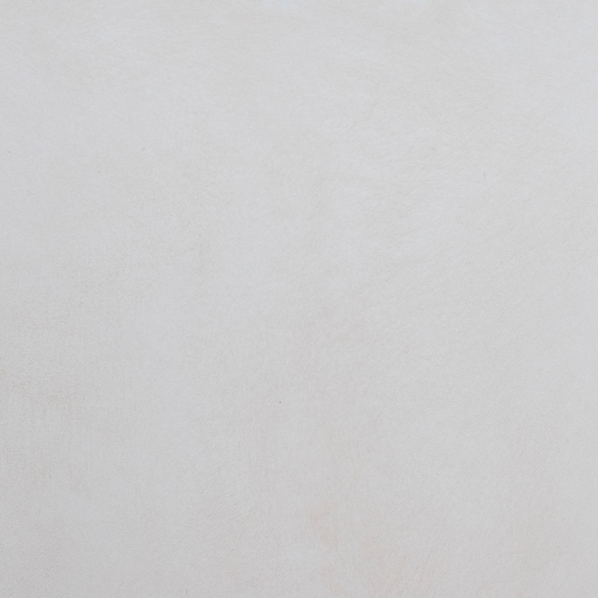 Кашпо Замша (бетон), D36xH70см, 50л, белый в интернет-магазине флористических аксессуаров Азалия Декор