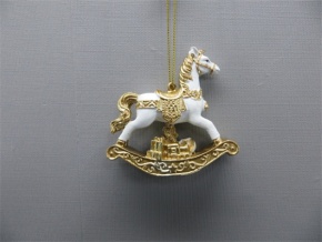 Украшение подвесное Лошадь (полирезин), H8x8x2см, золотой в интернет-магазине флористических аксессуаров Азалия Декор