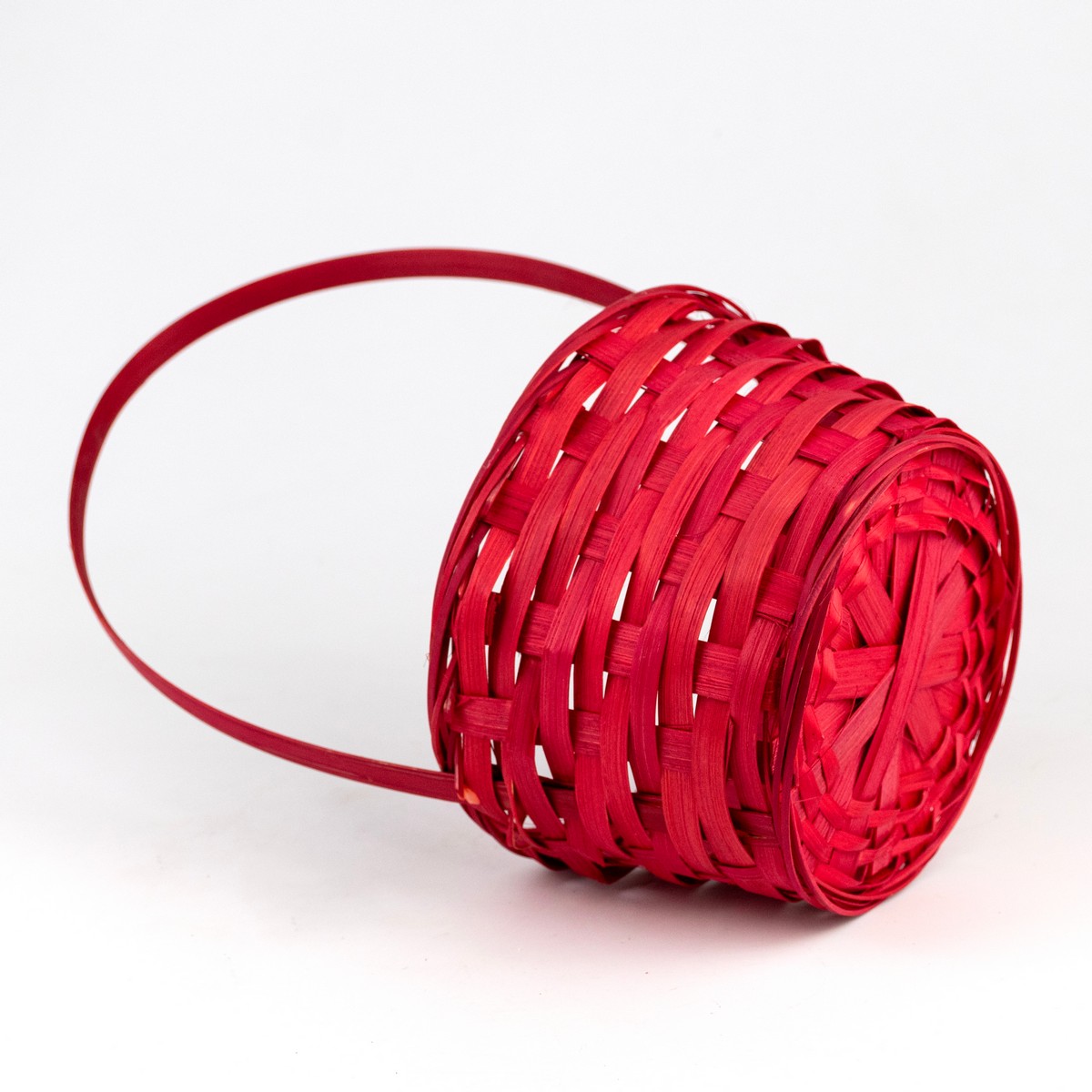 Корзина плетеная (бамбук), D16х10хH32см, красный в интернет-магазине флористических аксессуаров Азалия Декор