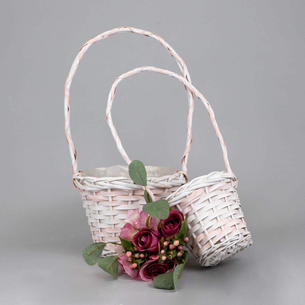 Набор корзин плетеных 2шт. (ива), D20x16xH43см, белый/персиковый в интернет-магазине флористических аксессуаров Азалия Декор