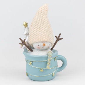 Сувенир Снеговик в кружке (полирезин), Н15х11х8см, голубой в интернет-магазине флористических аксессуаров Азалия Декор