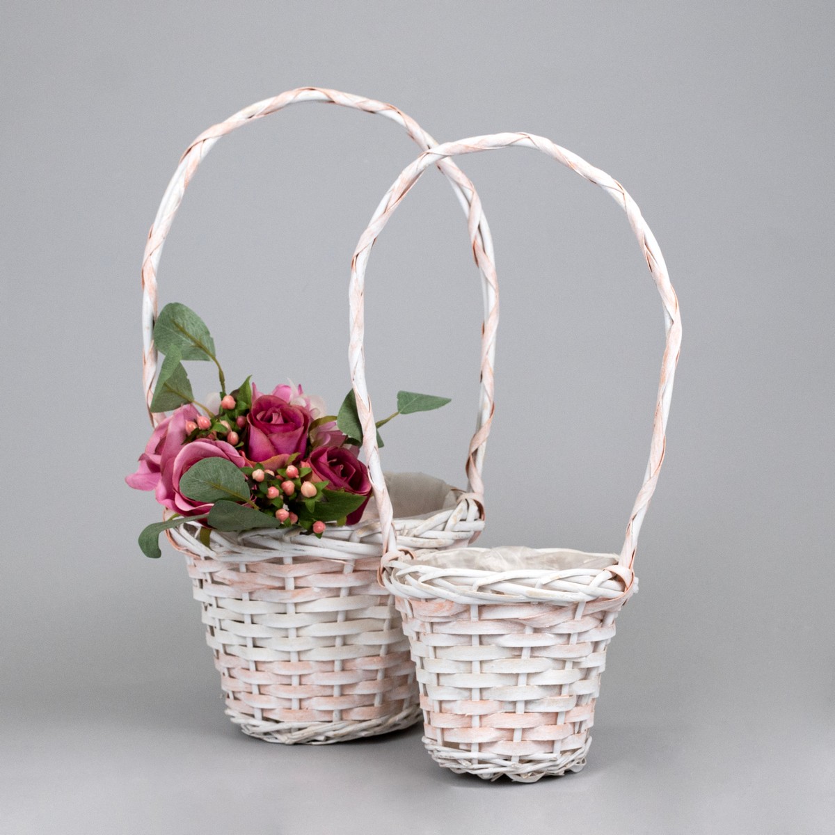 Набор корзин плетеных 2шт. (ива), D20x16xH43см, белый/персиковый в интернет-магазине флористических аксессуаров Азалия Декор
