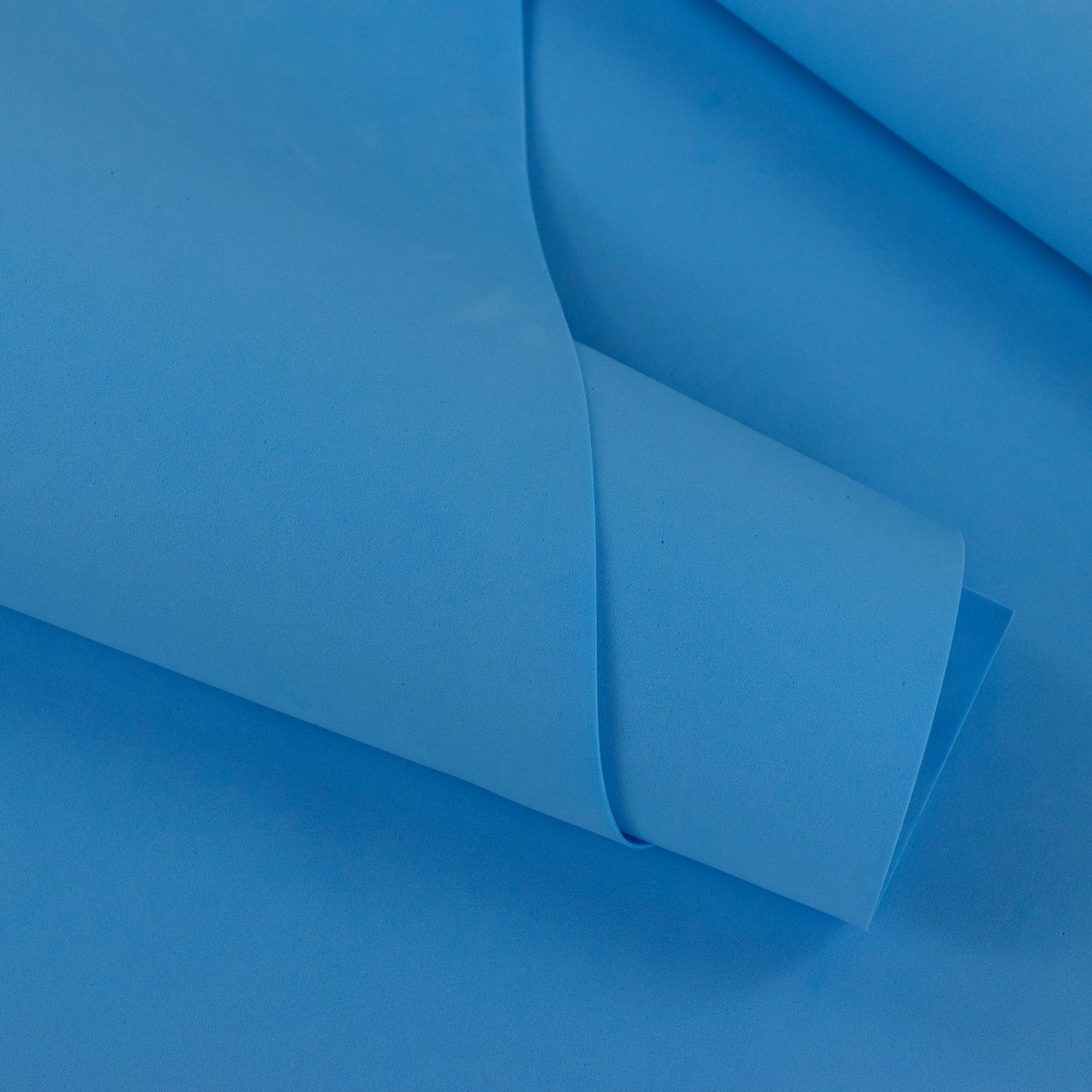 Фоамиран 10 листов 1 мм, 60х70см, небесно-голубой в интернет-магазине флористических аксессуаров Азалия Декор