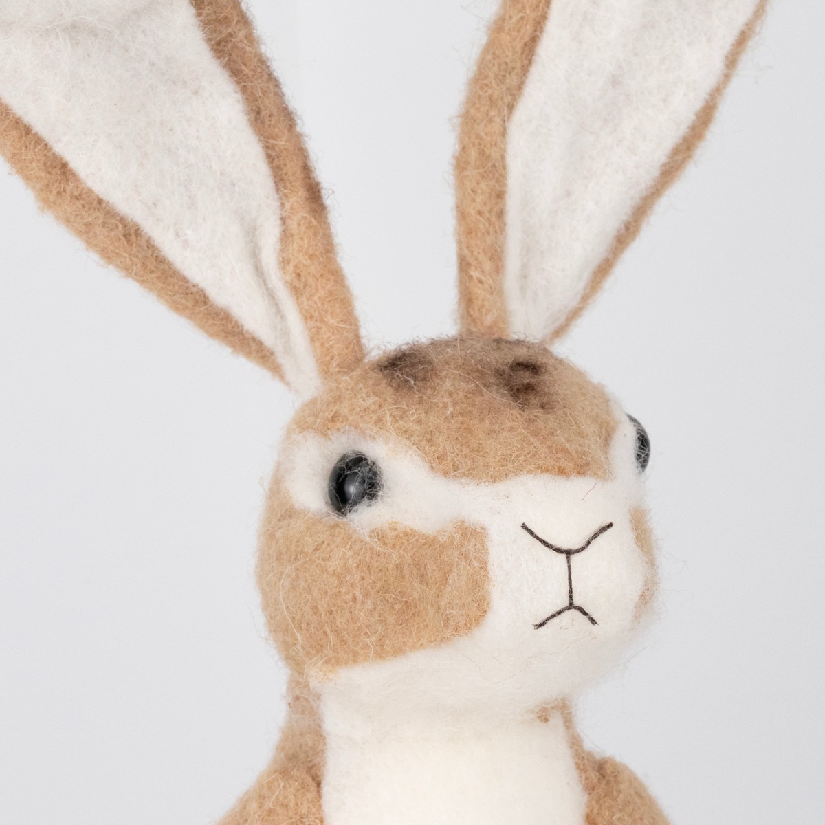 Сувенир Кролик (пенопласт/текстиль), H46x20x16см, коричневый/желтый в интернет-магазине флористических аксессуаров Азалия Декор