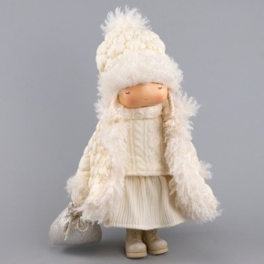 Сувенир Девочка в куртке, Н42х31х19см, кремовый в интернет-магазине флористических аксессуаров Азалия Декор