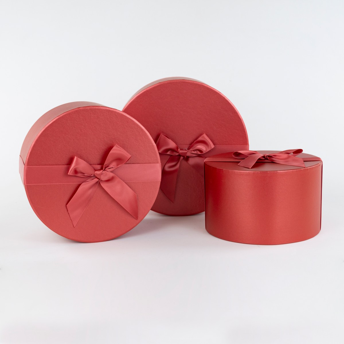 Набор коробок подарочных круглых 3шт. (картон), D21,5xH12см, красный в интернет-магазине флористических аксессуаров Азалия Декор
